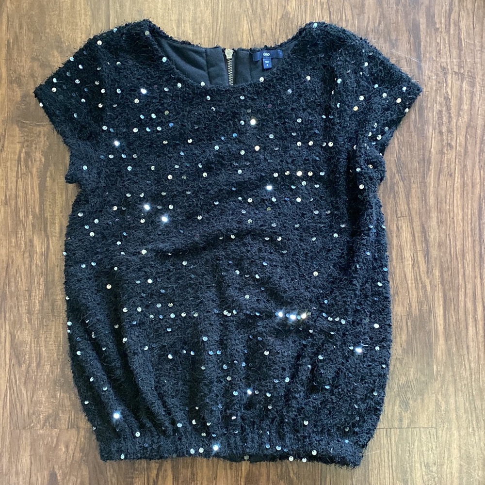 Short Sleeve Sweater. Black with Sequin detail. Back Zipper